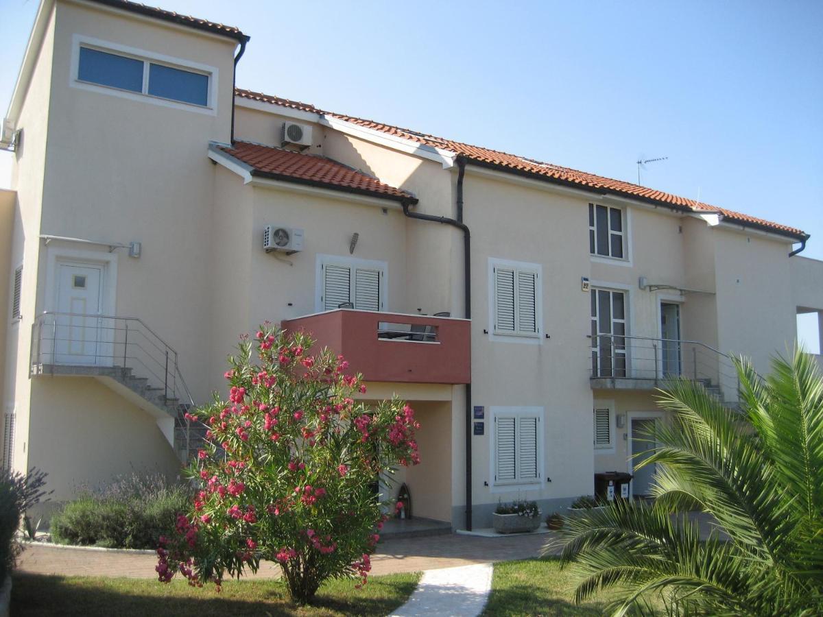 Villa „Drei Palmen“ Sveti Filip i Jakov Exterior foto